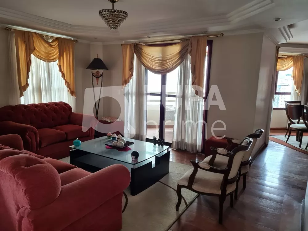 Apartamento à venda com 4 quartos, 250m² - Foto 1