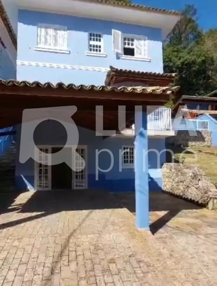 Casa de Condomínio à venda com 4 quartos, 250m² - Foto 2