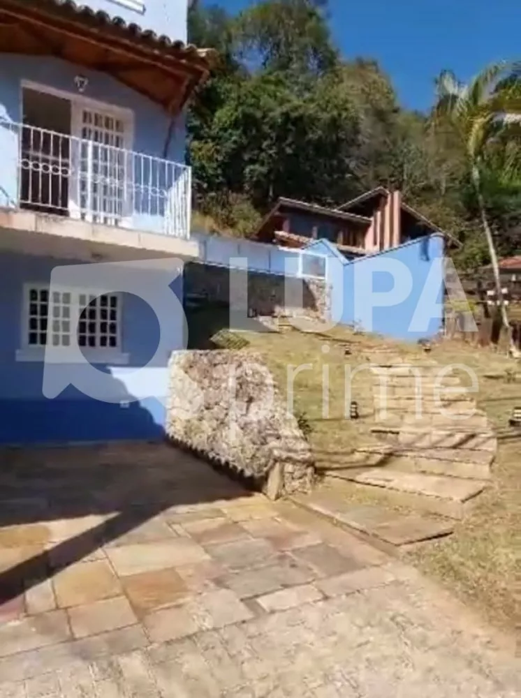 Casa de Condomínio à venda com 4 quartos, 250m² - Foto 1