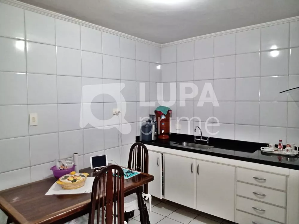 Casa à venda com 2 quartos, 60m² - Foto 4