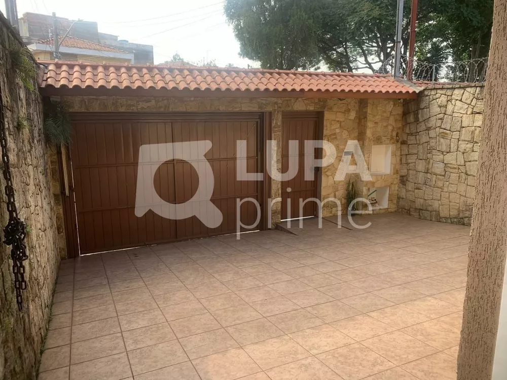 Casa à venda com 4 quartos, 218m² - Foto 1