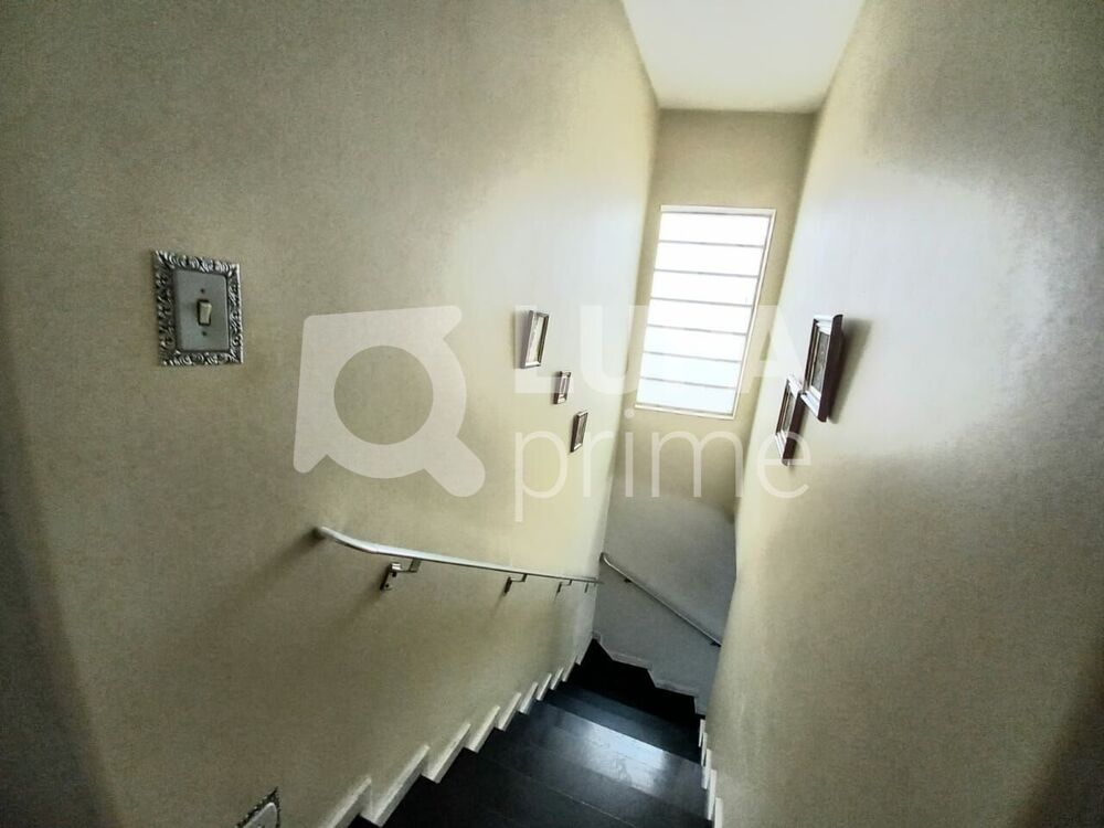 Casa Comercial para alugar com 3 quartos, 170m² - Foto 1