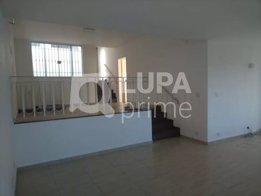 Casa à venda com 3 quartos, 360m² - Foto 3