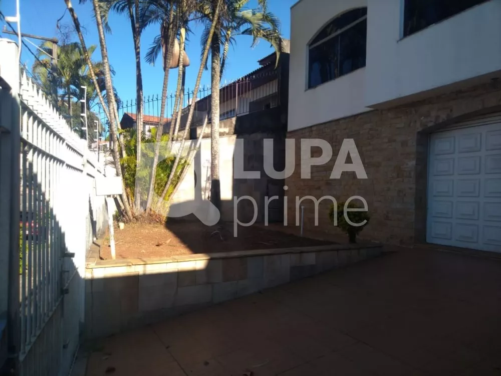 Casa à venda com 3 quartos, 360m² - Foto 2