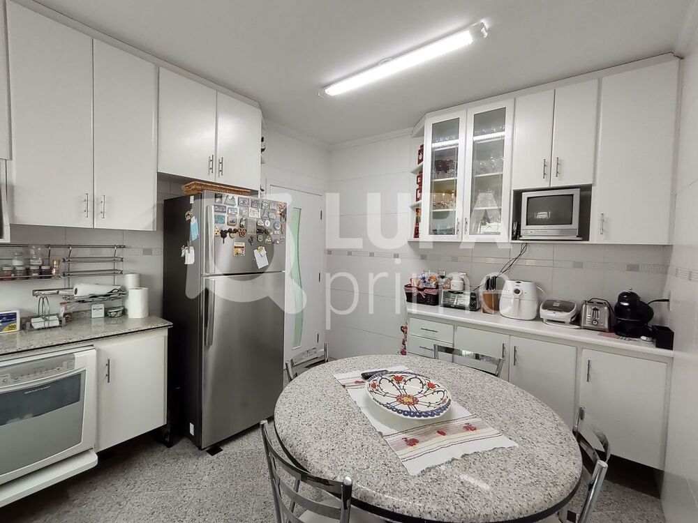 Casa à venda com 4 quartos, 370m² - Foto 18