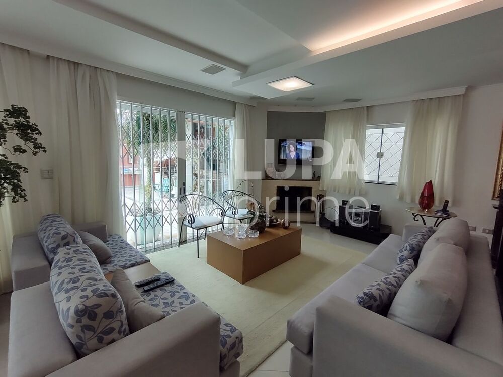 Casa à venda com 4 quartos, 370m² - Foto 1