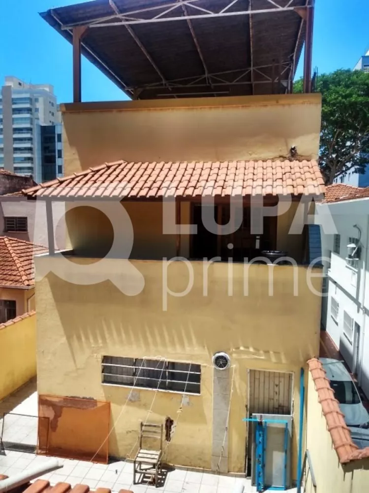 Casa à venda com 4 quartos, 241m² - Foto 1