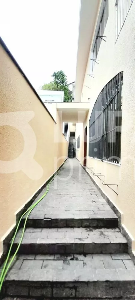 Casa à venda com 3 quartos, 135m² - Foto 2