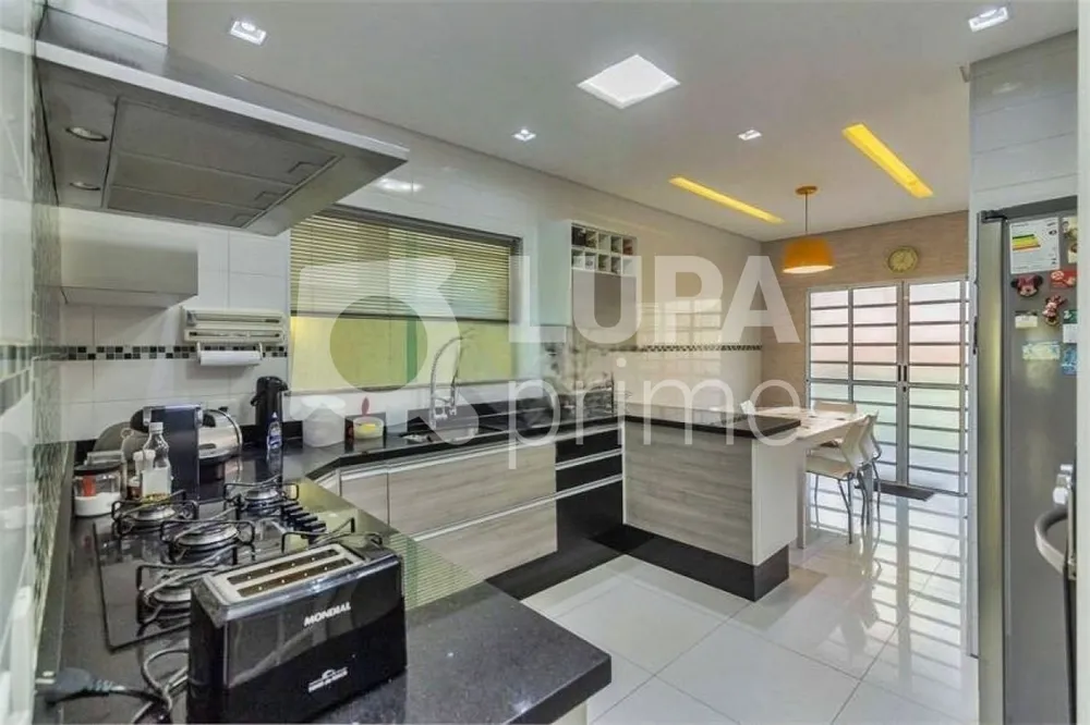 Casa, 4 quartos, 248 m² - Foto 9