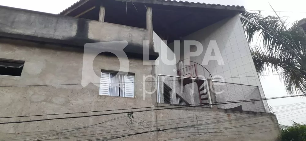 Casa à venda com 3 quartos, 221m² - Foto 2