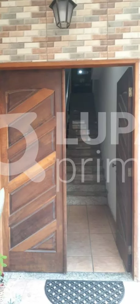 Casa à venda com 3 quartos, 221m² - Foto 4