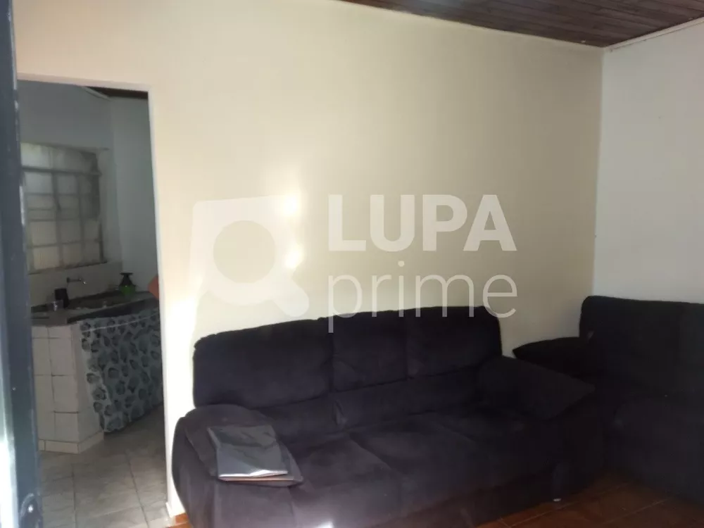 Casa para alugar com 3 quartos, 200m² - Foto 3