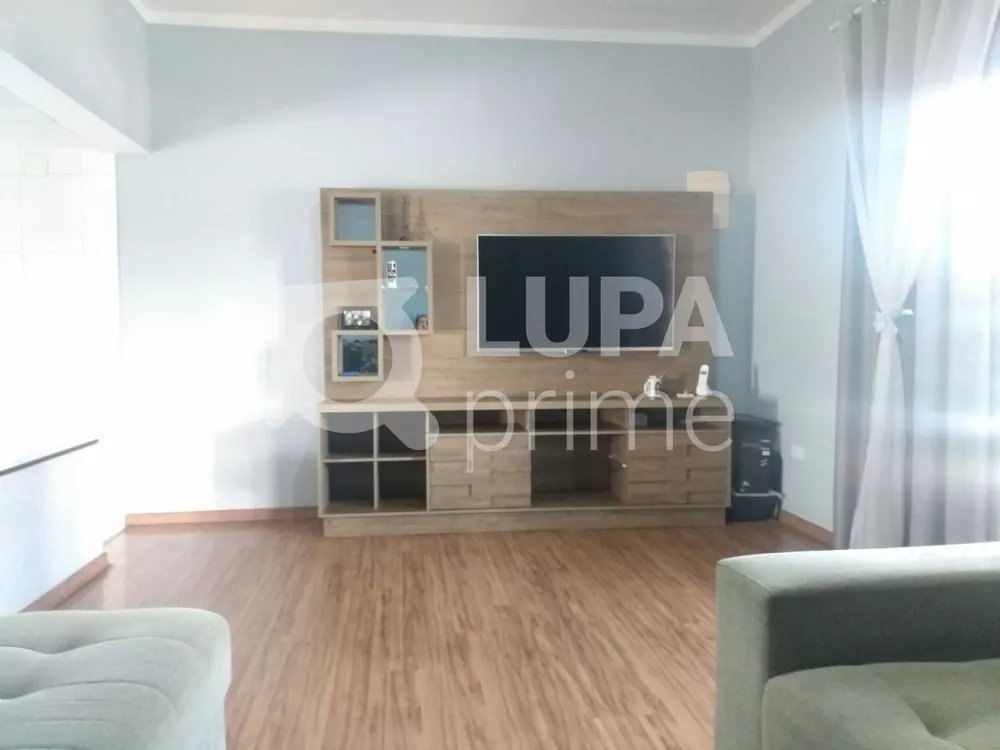 Casa à venda com 3 quartos, 280m² - Foto 4