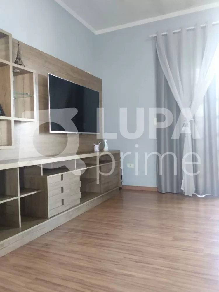 Casa à venda com 3 quartos, 280m² - Foto 3