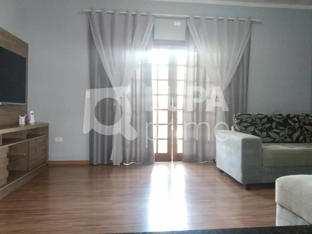 Casa à venda com 3 quartos, 280m² - Foto 1