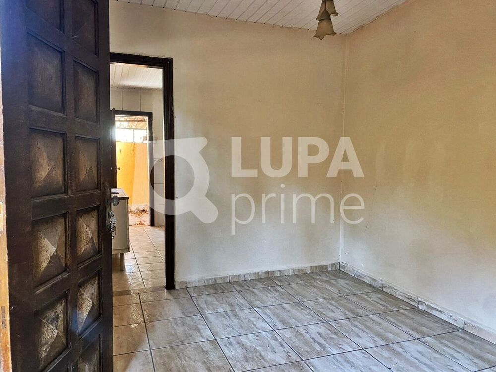 Casa à venda com 3 quartos, 78m² - Foto 1