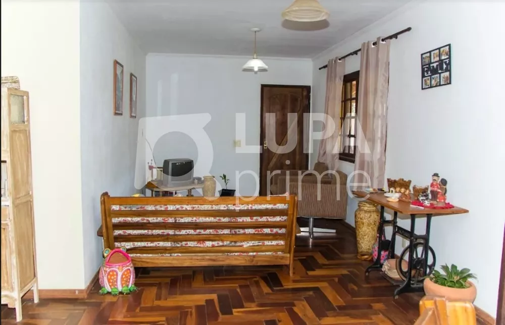 Casa à venda com 4 quartos, 250m² - Foto 1