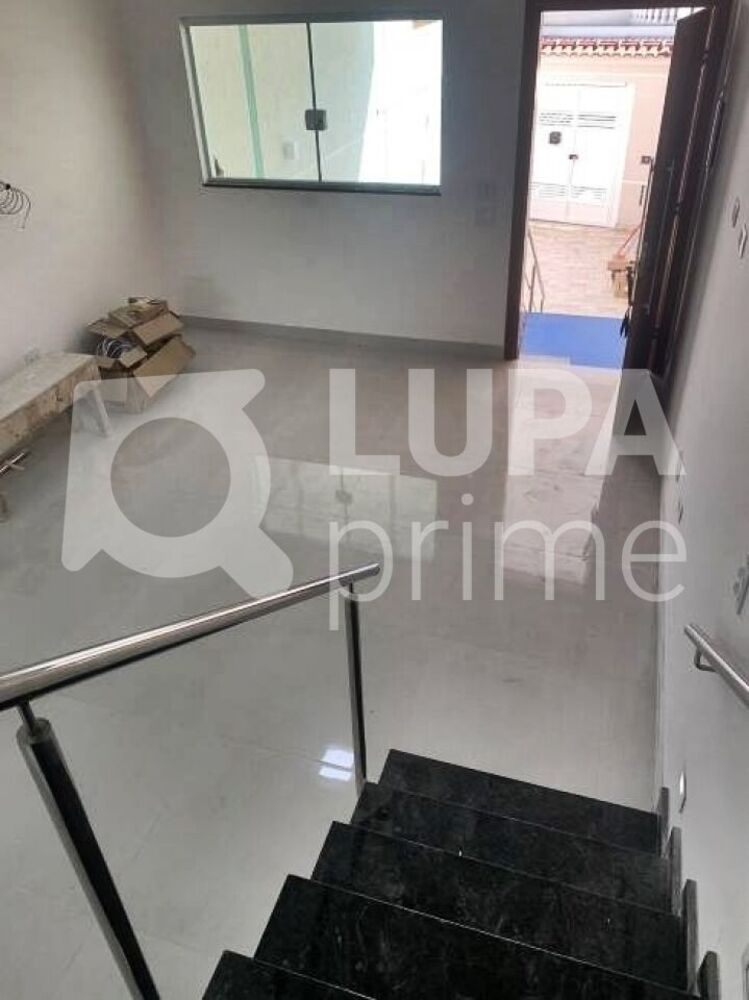 Casa à venda com 3 quartos, 140m² - Foto 2