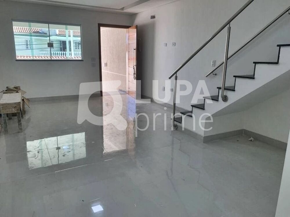 Casa à venda com 3 quartos, 140m² - Foto 1
