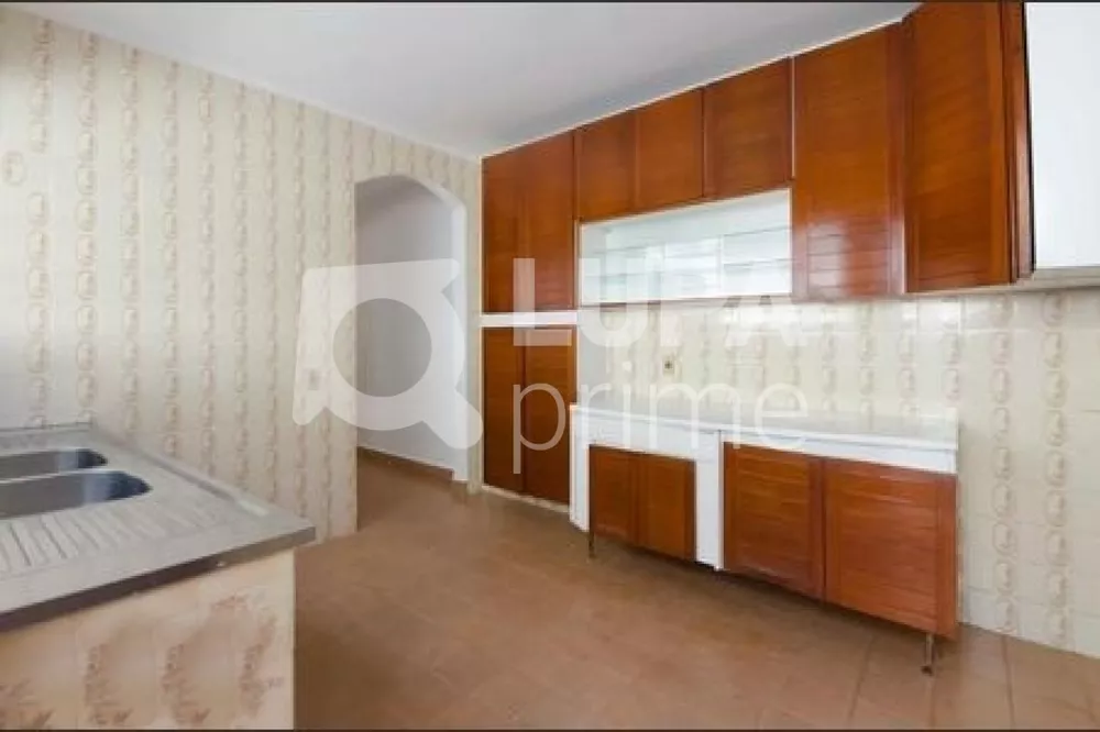 Casa à venda com 3 quartos, 330m² - Foto 1