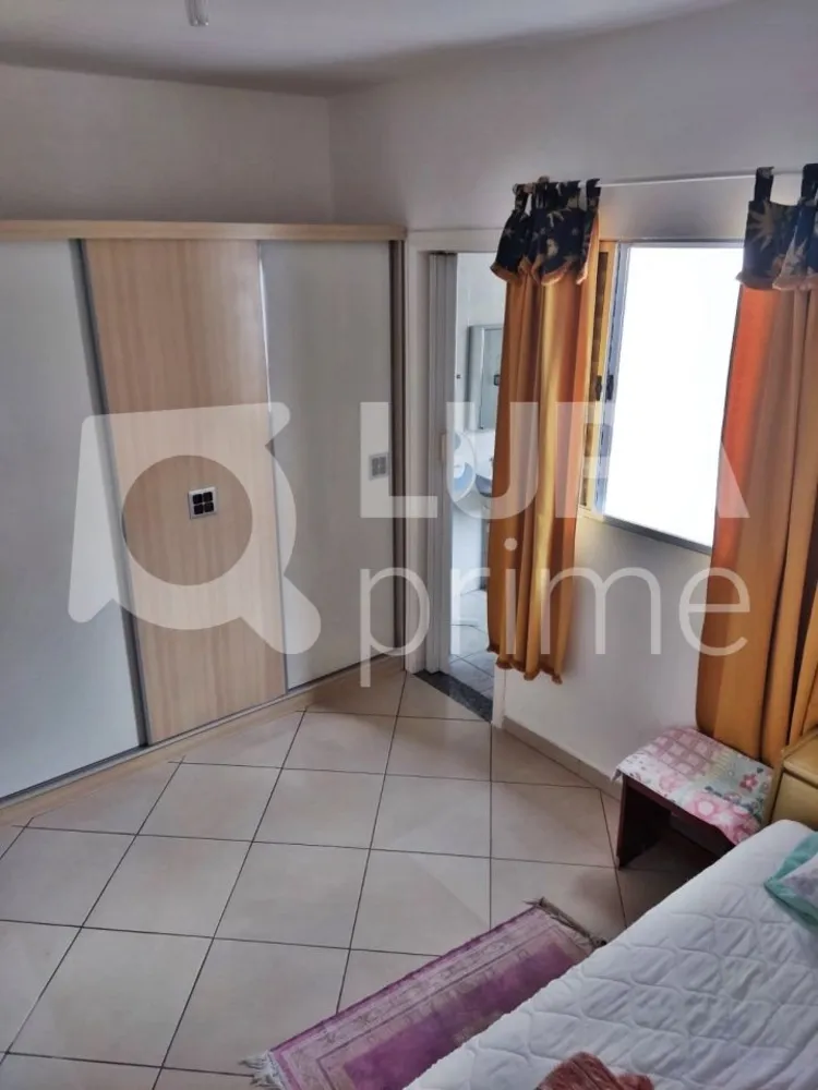 Casa, 3 quartos, 220 m² - Foto 3