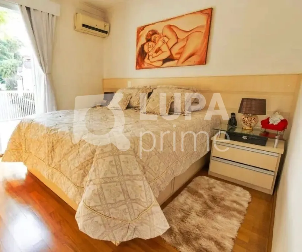 Casa, 3 quartos, 237 m² - Foto 1