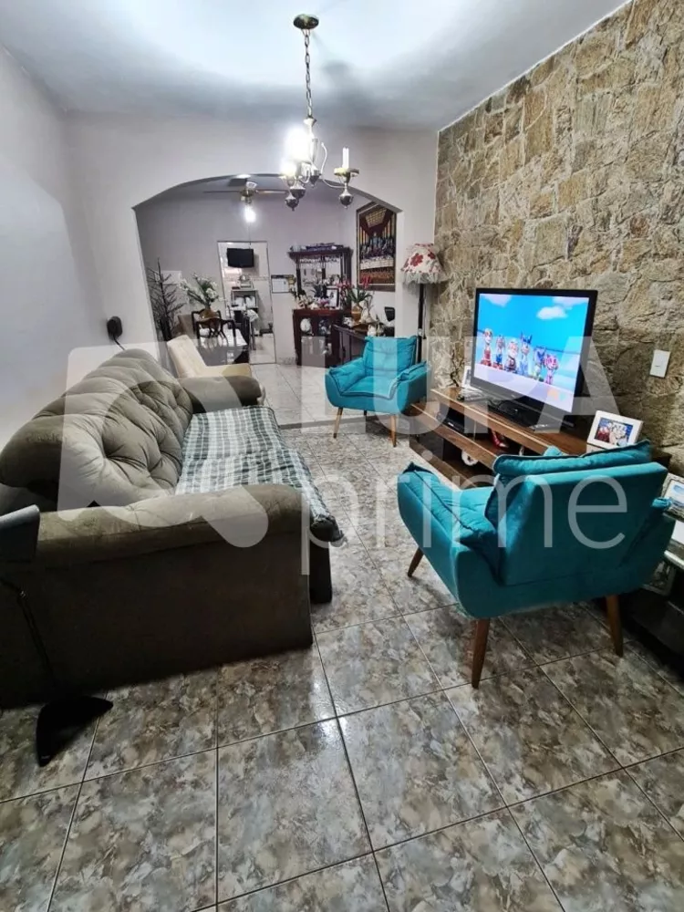 Casa à venda com 4 quartos, 234m² - Foto 1