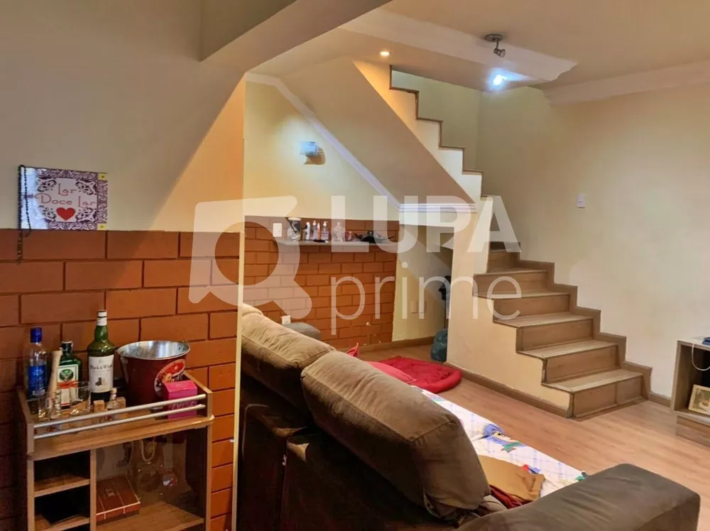 Casa à venda com 3 quartos, 200m² - Foto 2