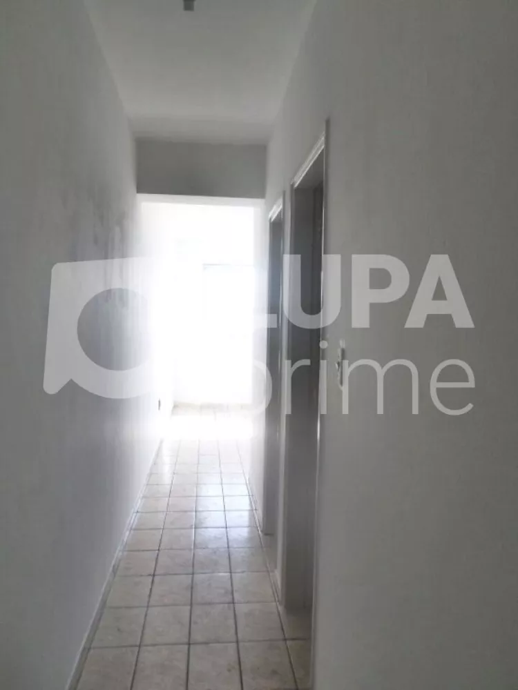 Apartamento para alugar com 1 quarto, 42m² - Foto 2