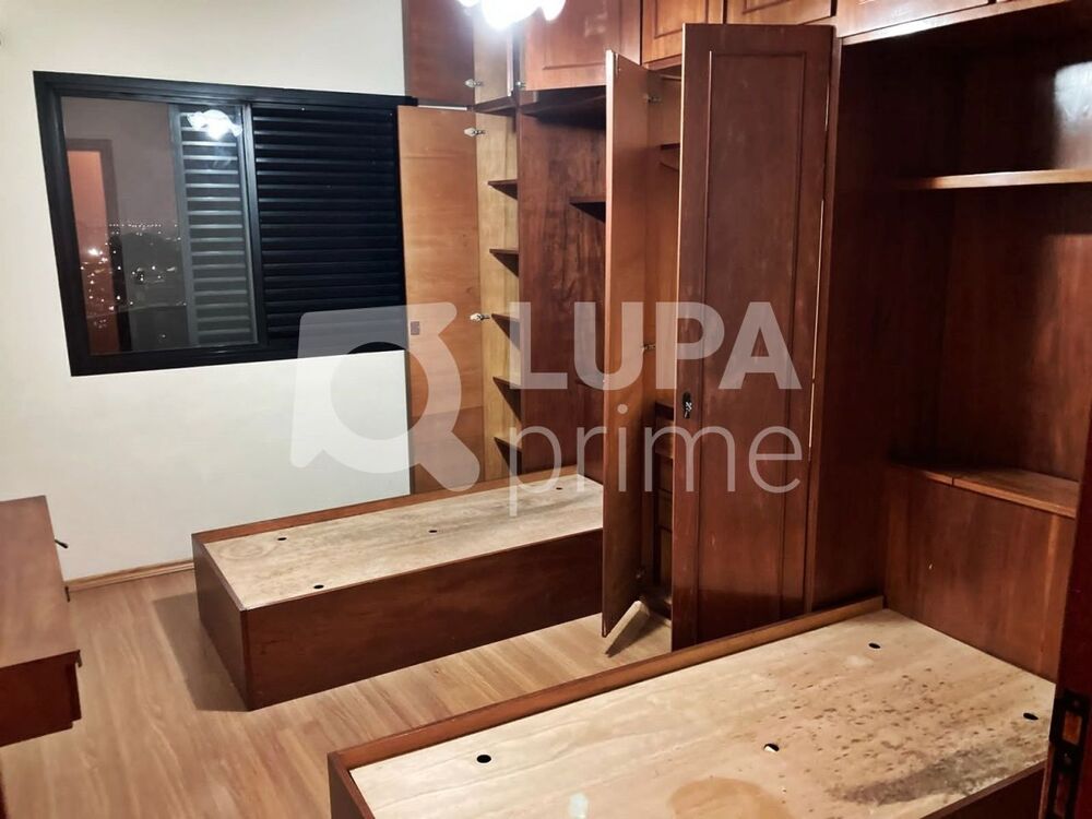 Apartamento à venda com 3 quartos, 116m² - Foto 7
