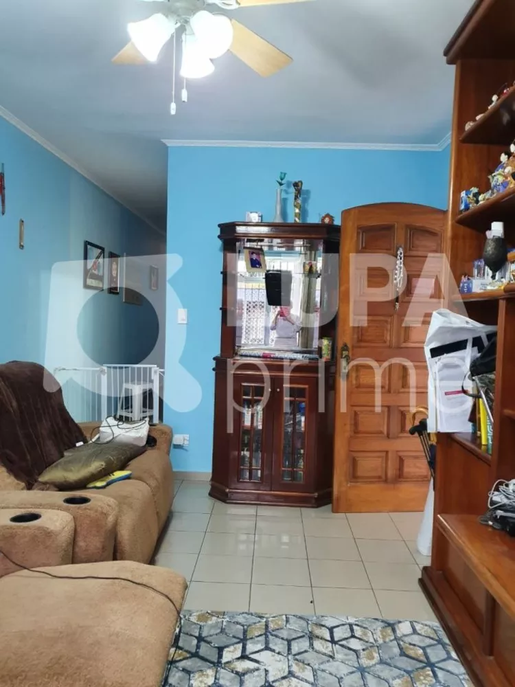 Casa à venda com 3 quartos, 210m² - Foto 1