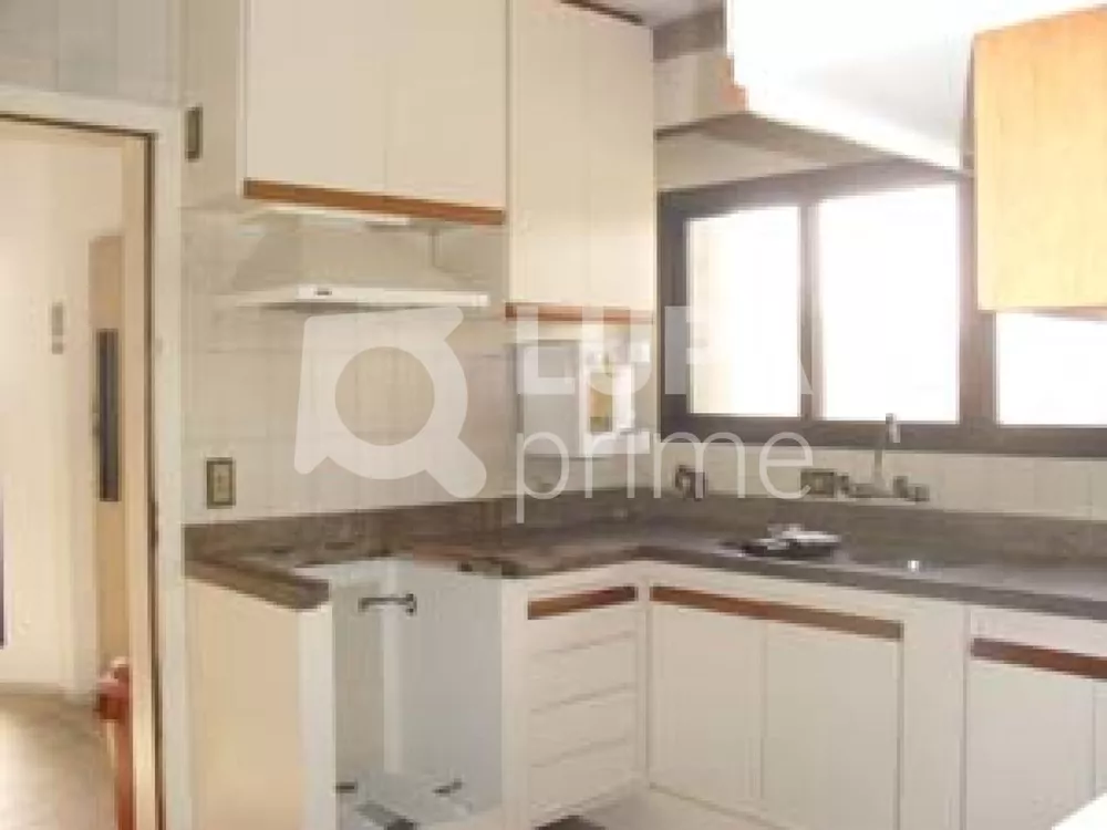 Apartamento à venda com 3 quartos, 180m² - Foto 3