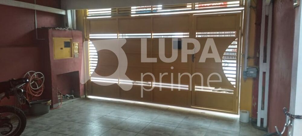 Casa à venda com 1 quarto, 250m² - Foto 1