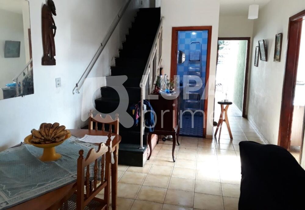 Casa à venda com 3 quartos, 152m² - Foto 1