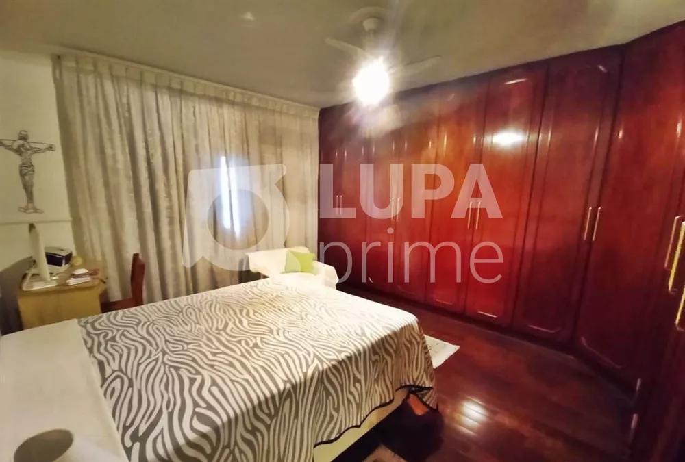 Casa à venda com 2 quartos, 150m² - Foto 4