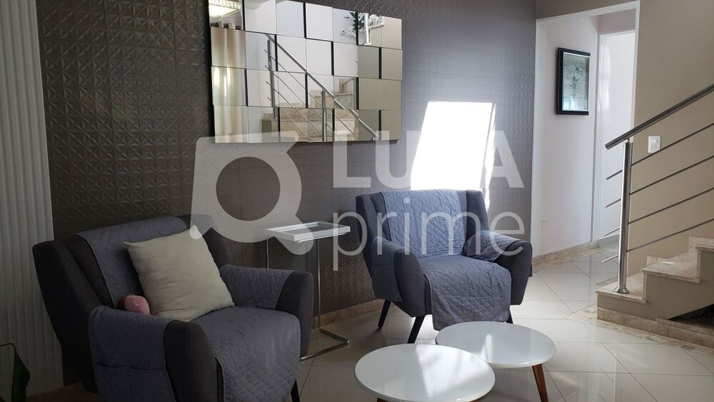 Casa, 3 quartos, 212 m² - Foto 1