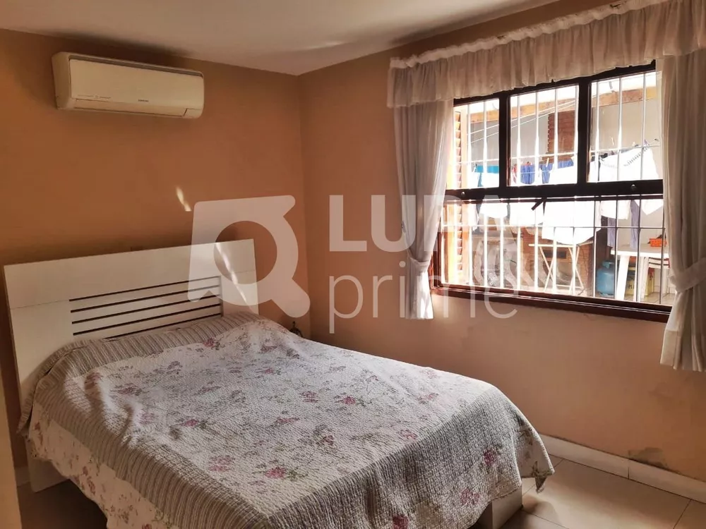 Casa à venda com 3 quartos, 177m² - Foto 4