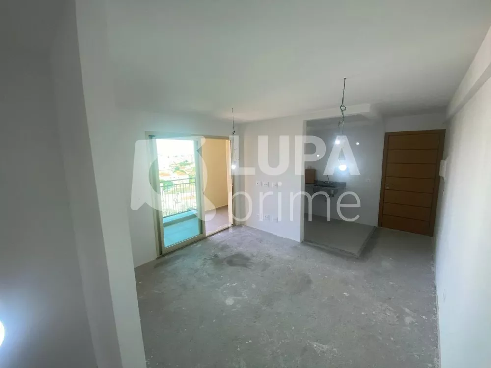 Apartamento à venda com 2 quartos, 66m² - Foto 4