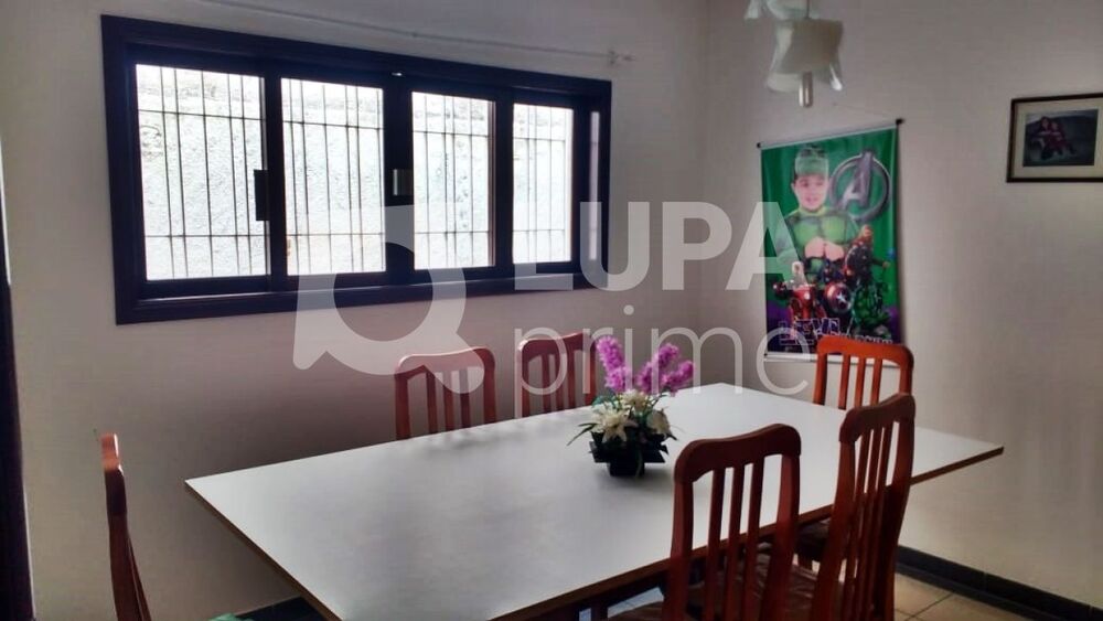 Casa, 3 quartos, 198 m² - Foto 2