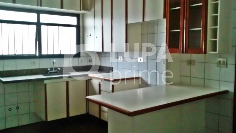 Apartamento à venda com 4 quartos, 160m² - Foto 1