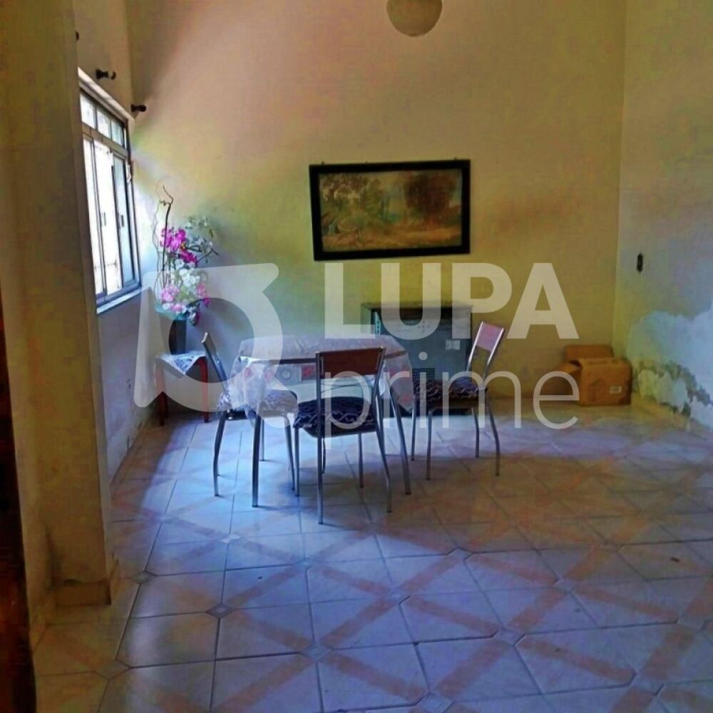 Casa à venda com 5 quartos, 292m² - Foto 4