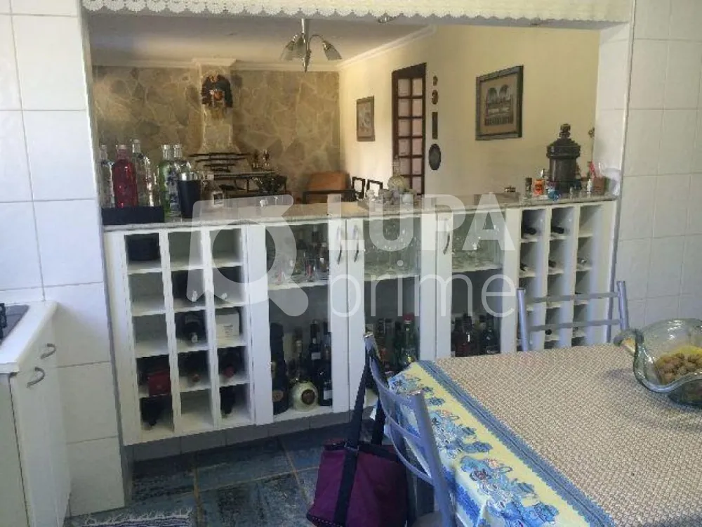 Casa, 4 quartos, 260 m² - Foto 2