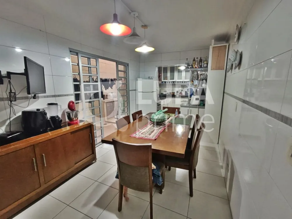 Casa, 5 quartos, 200 m² - Foto 9