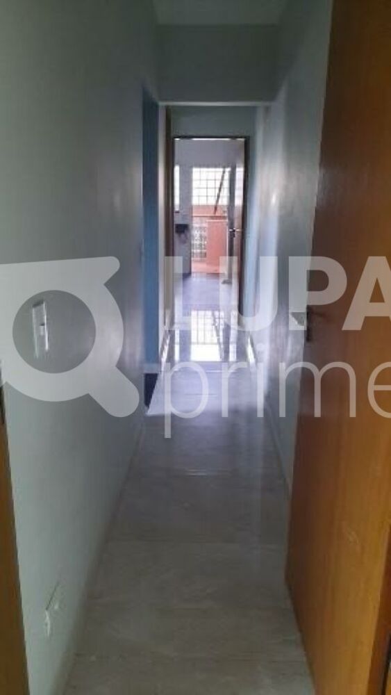 Casa à venda com 3 quartos, 238m² - Foto 3