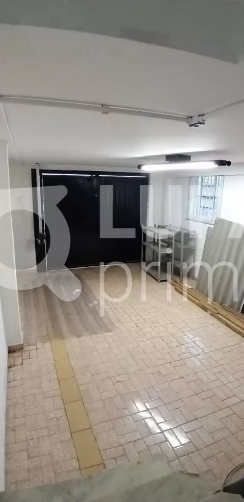 Casa à venda com 3 quartos, 235m² - Foto 2