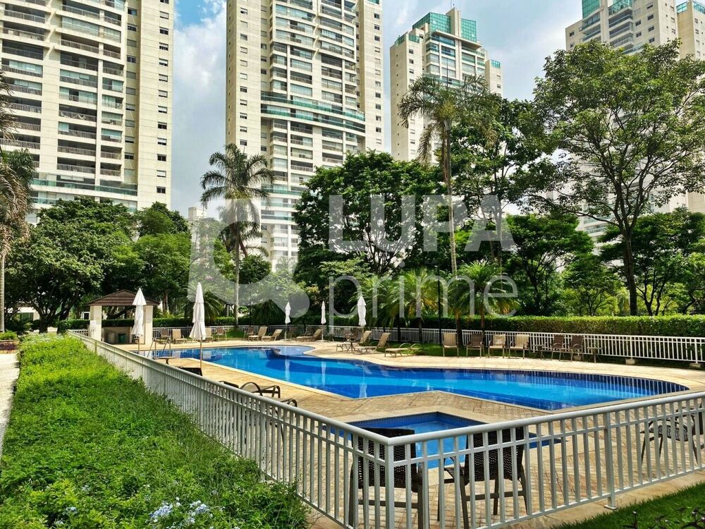 Apartamento à venda com 4 quartos, 202m² - Foto 4