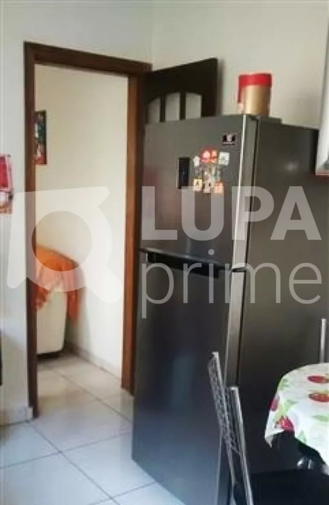 Casa à venda com 2 quartos, 200m² - Foto 4