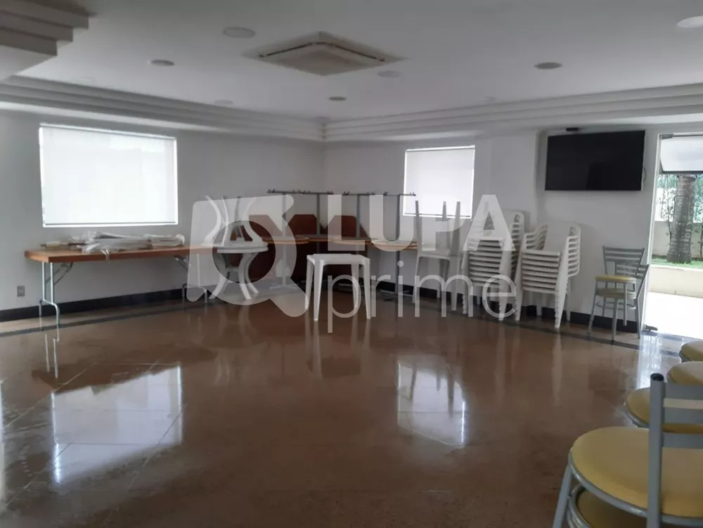 Apartamento à venda com 3 quartos, 140m² - Foto 4