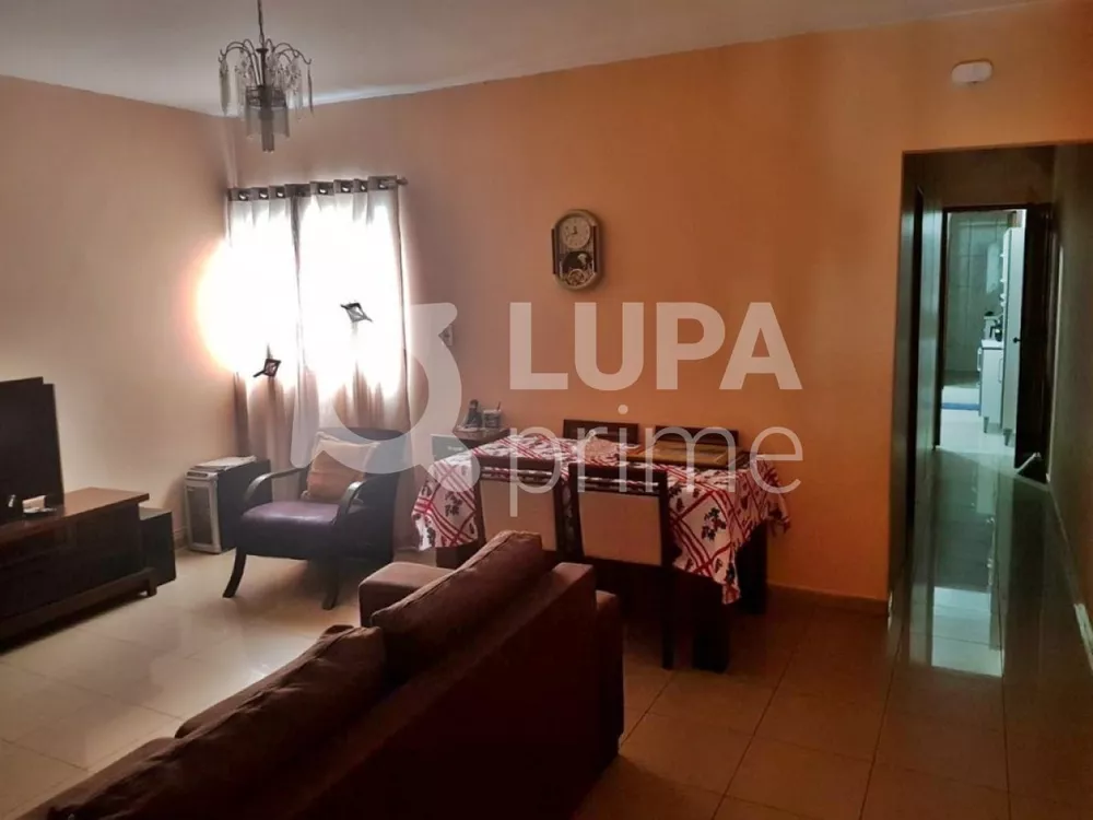 Casa à venda com 2 quartos, 175m² - Foto 3