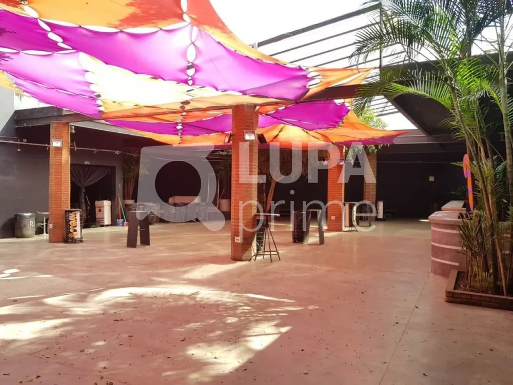 Prédio Inteiro, 1500 m² - Foto 1